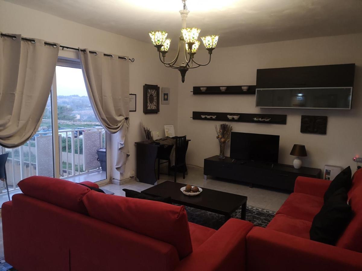 Village Corner 3 Bedroom Apartment With Garage 马尔萨斯卡拉 外观 照片